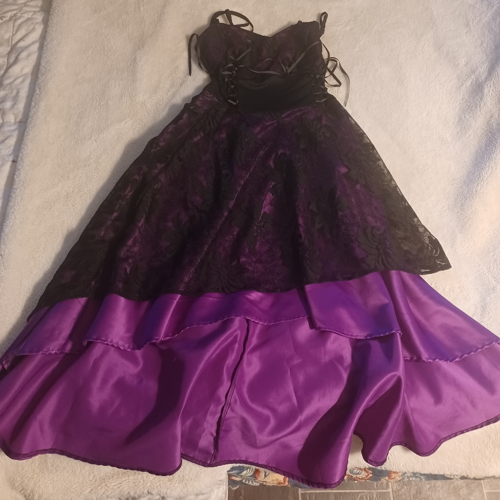 Elegant Black and Purple Lace Dress